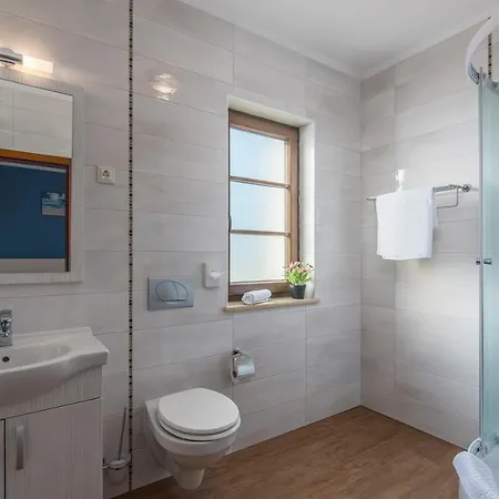 Βίλα Spacious Nikka With Beautiful Garden And Pool *