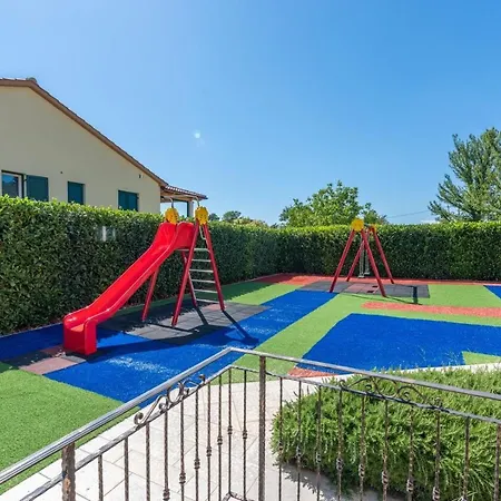 Spacious Nikka With Beautiful Garden And Pool * Ladici