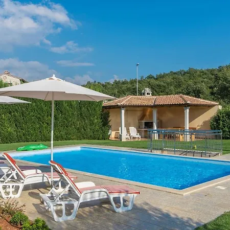 Spacious Nikka With Beautiful Garden And Pool Villa *