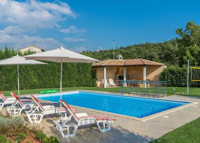 Spacious Nikka With Beautiful Garden And Pool Villa *